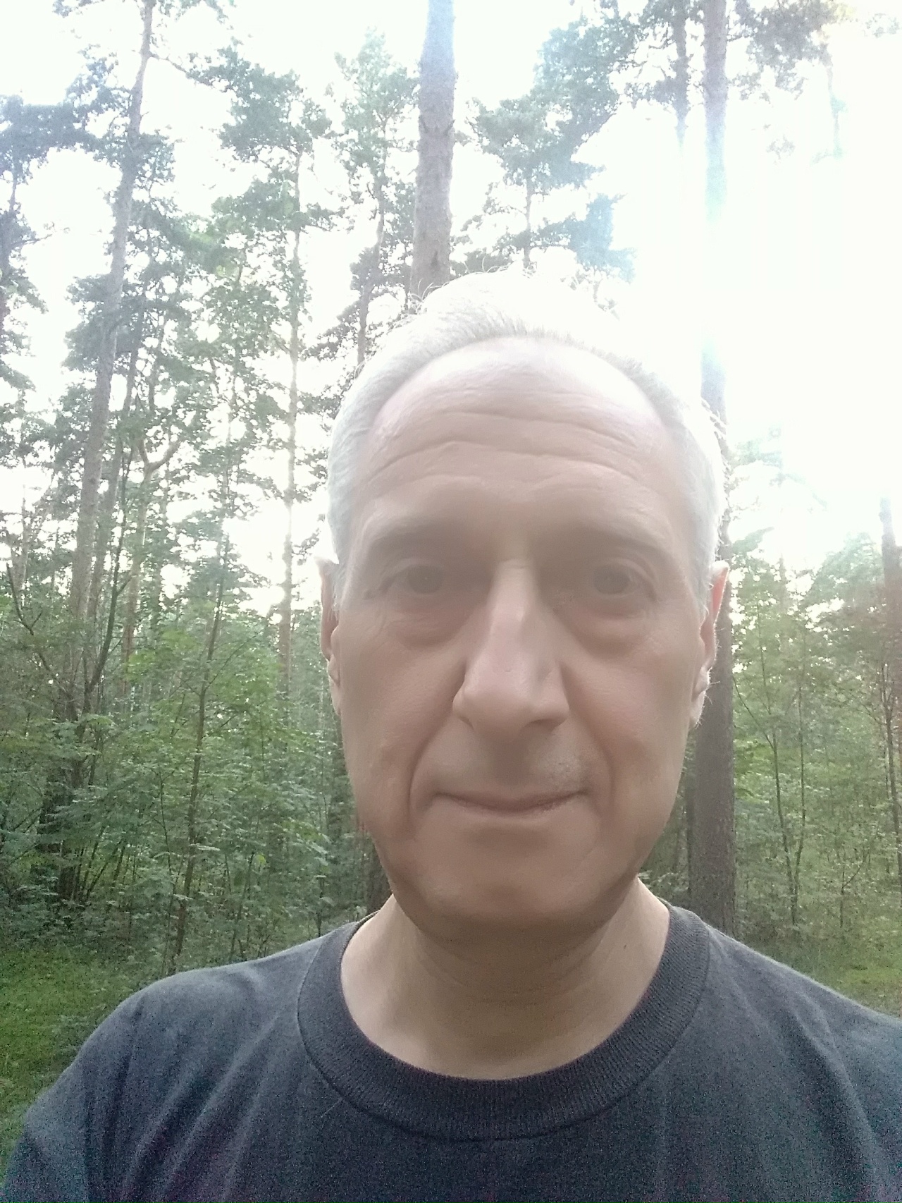 Сильный репетитор по обществознанию и английскому языку (Михаил Евгеньевич) - недорого для всех категорий учеников.