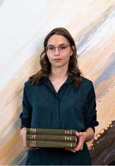 Сильный репетитор по биологии - преподаватель Ирина Зауровна.