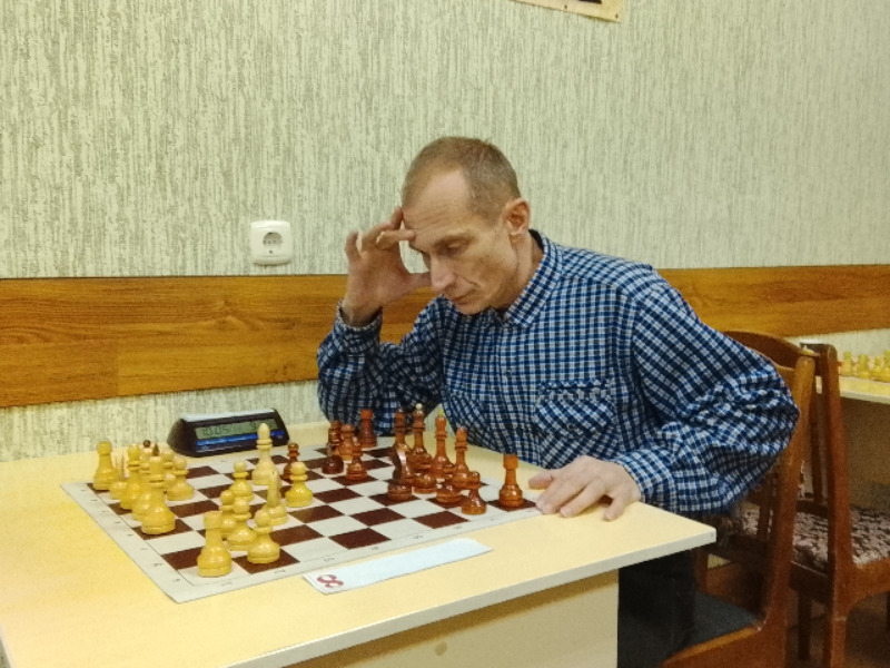 Недорогой тренер по шахматам на дому в Москве и области (преподаватель Сергей Владимирович).